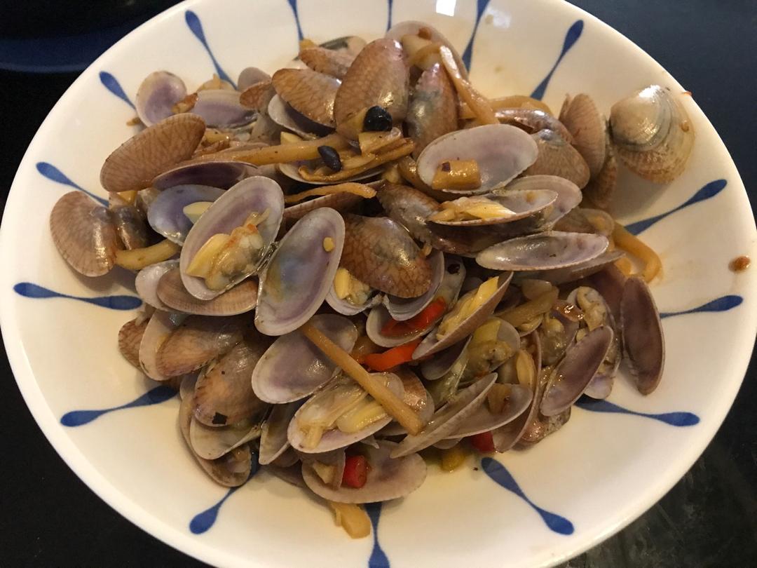 脸圆圆8842做的老友炒花甲