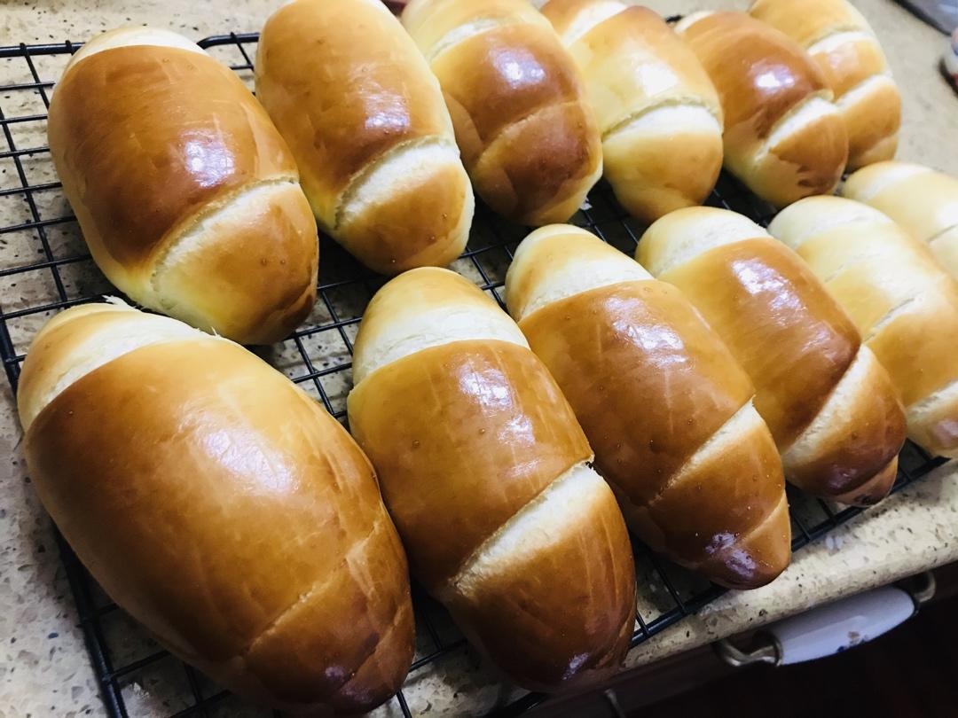 黄油面包卷