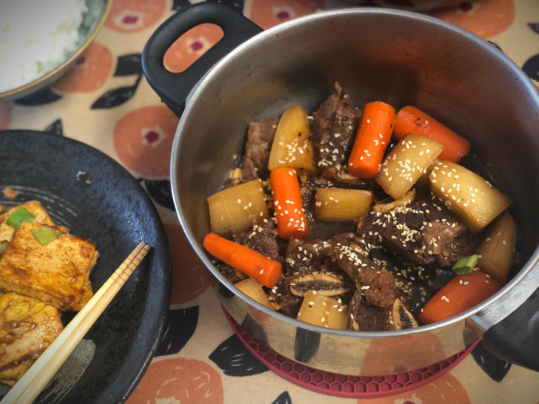 韩式炖牛仔骨锅(Galbi-jjim)