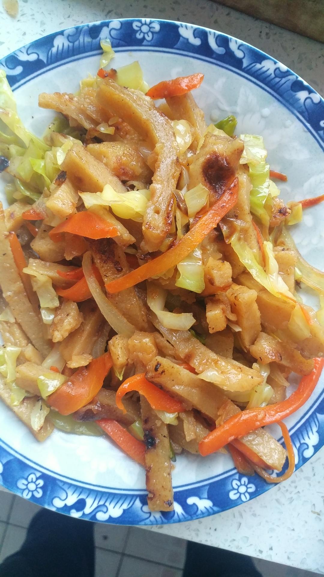 简简单单一学就会的圆白菜炒饼