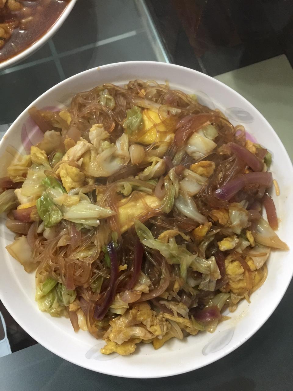 包菜粉丝炒鸡蛋