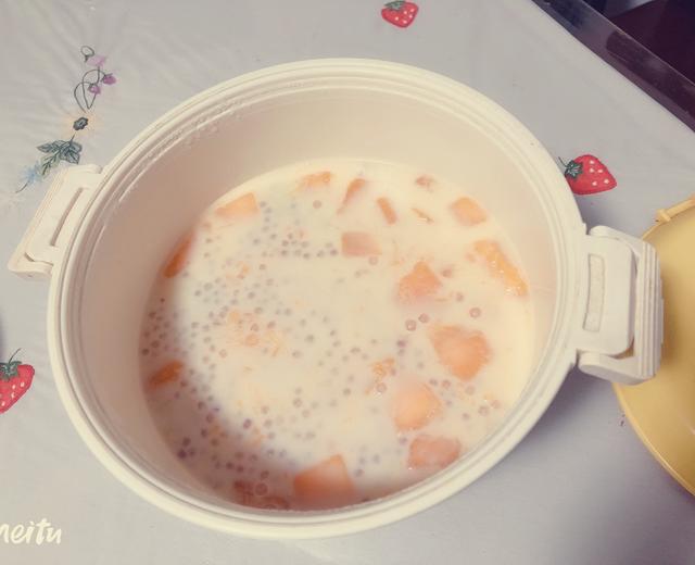 芒果芋圆椰汁西米露的做法