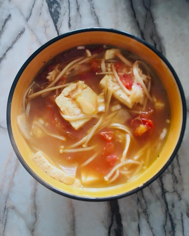 金针菇番茄豆腐汤