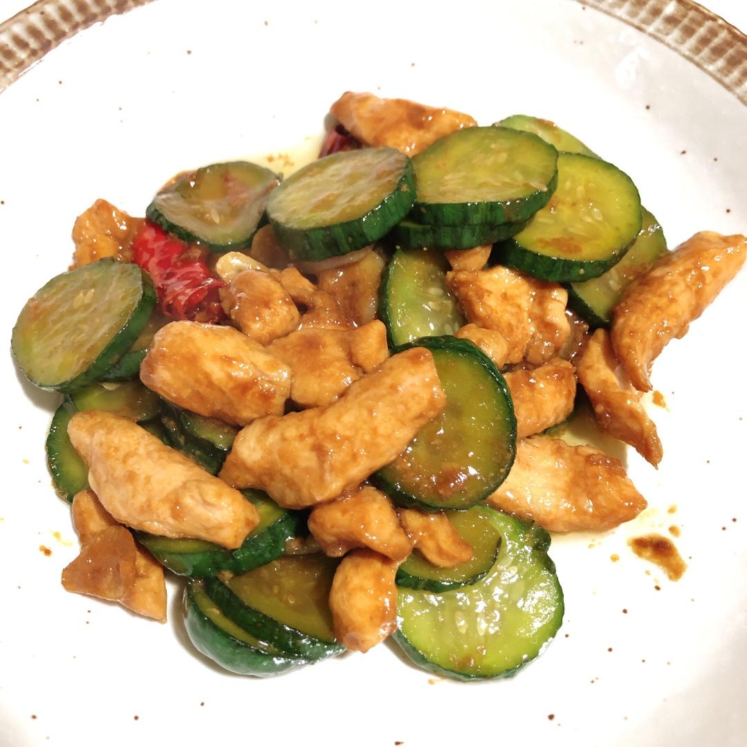 黄瓜炒肉（超简单）