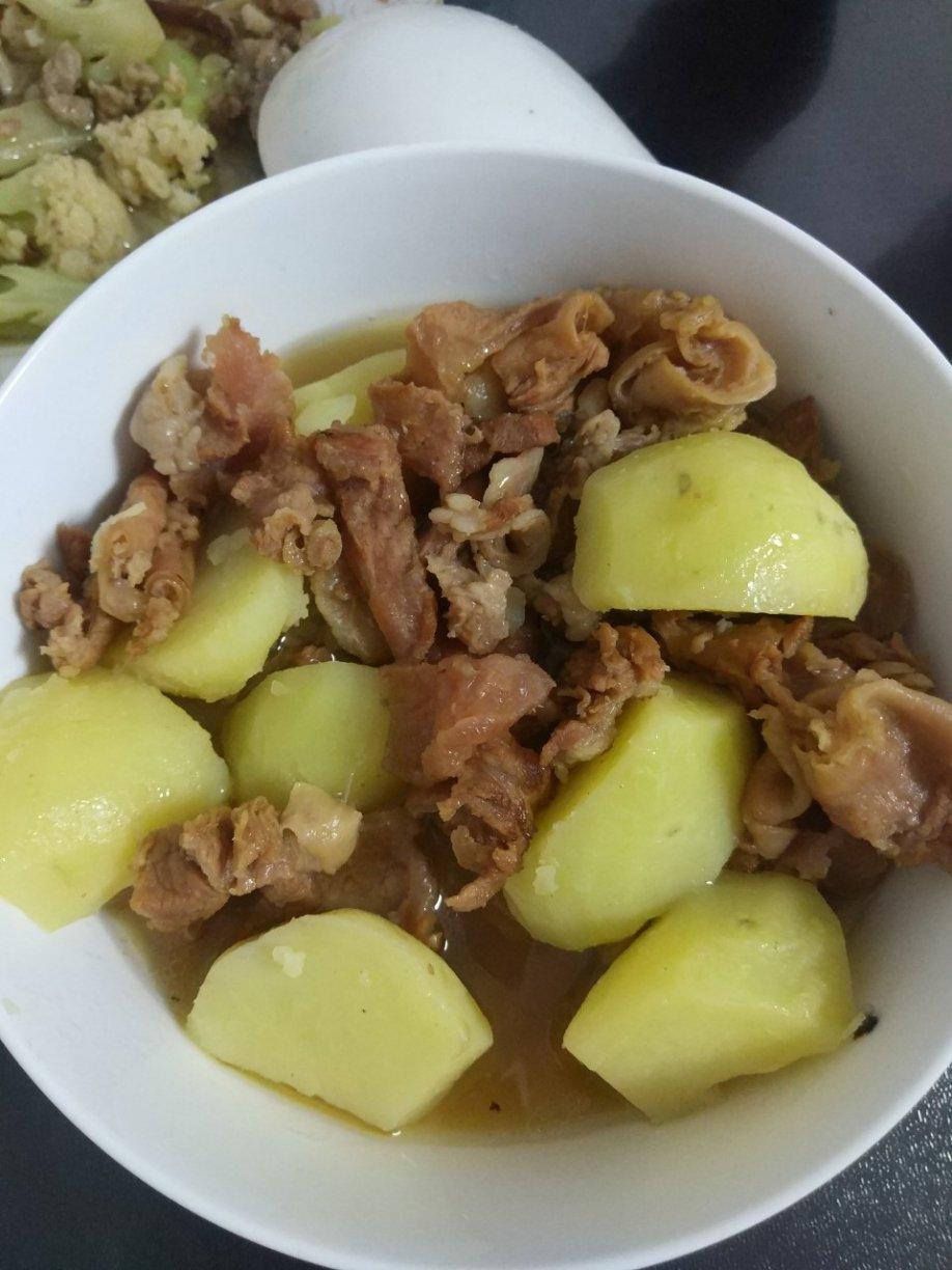 牛肉炖土豆