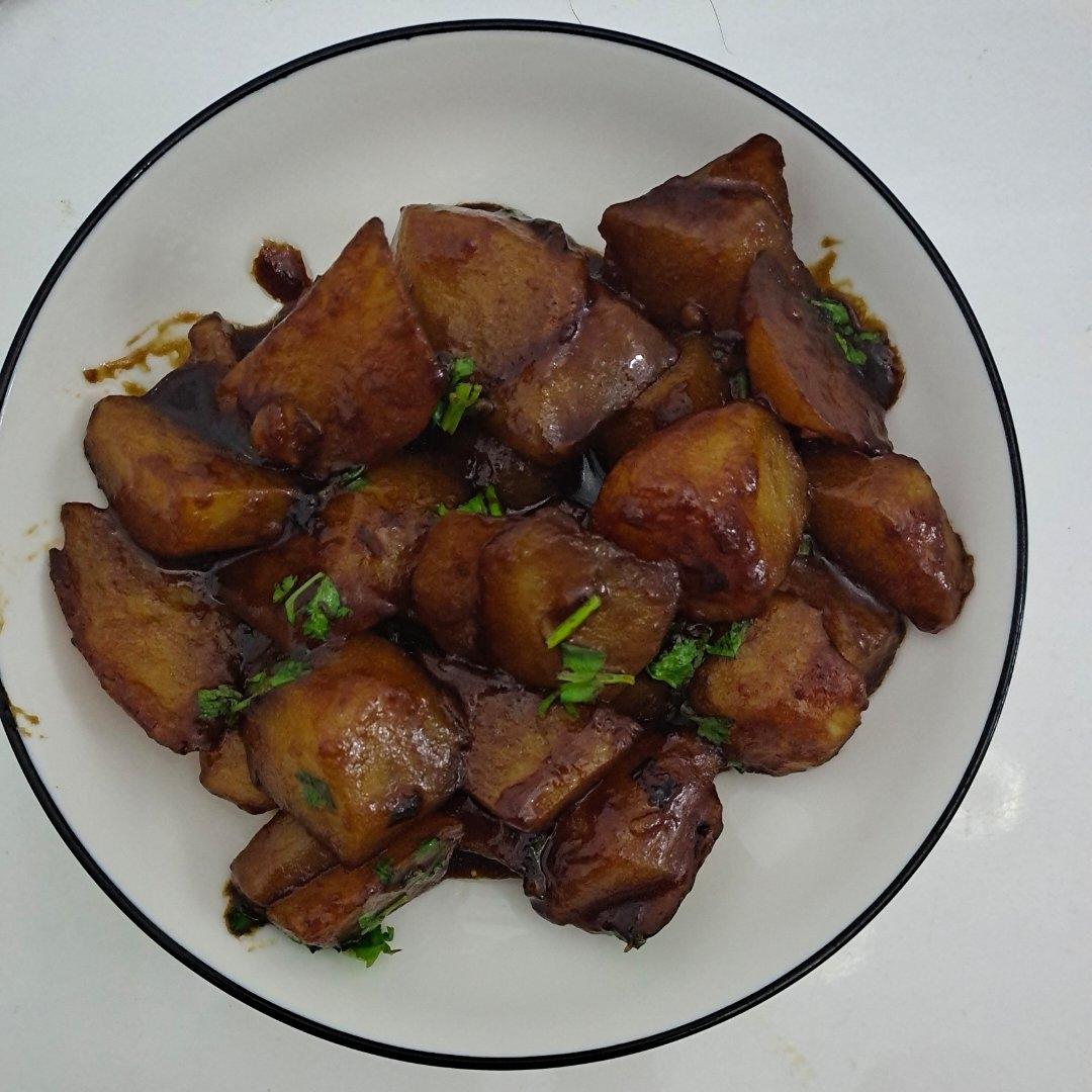 🔥巨下饭，软糯入味！比肉还好吃的红烧土豆