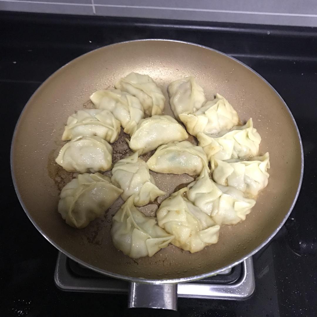 我是一份煎饺（生煎速冻饺）