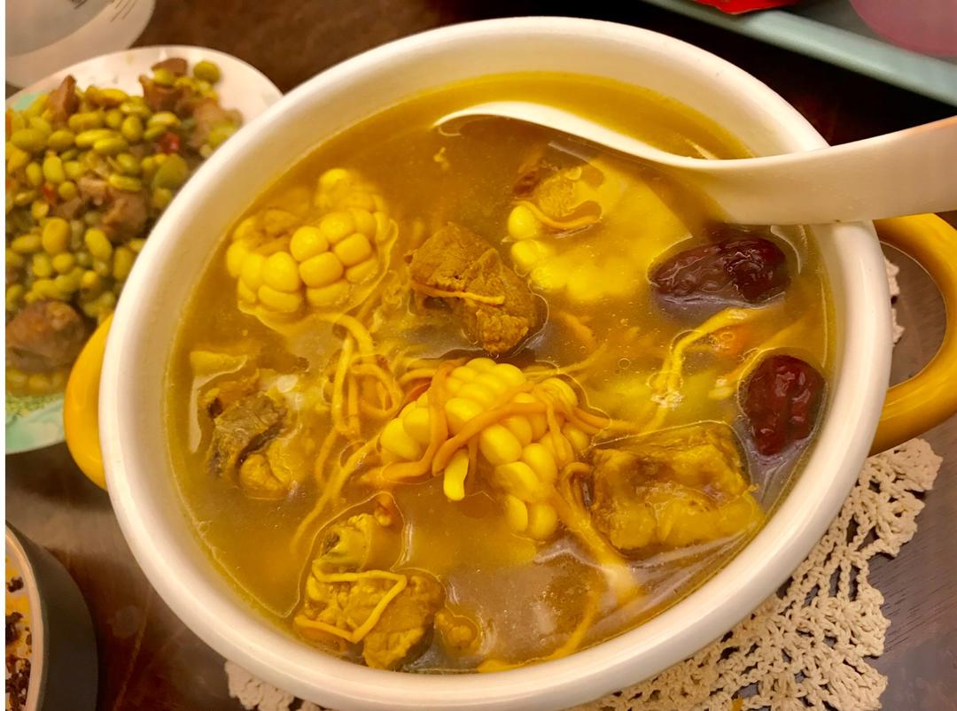虫草花玉米排骨汤