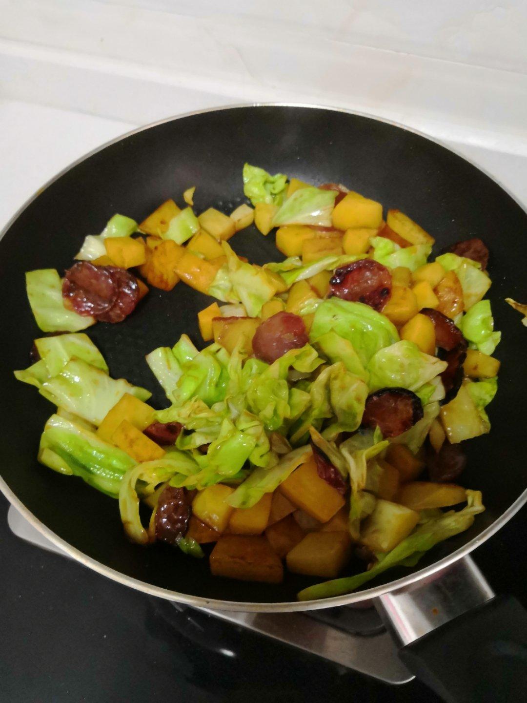 懒人必备～电饭煲腊肠焖饭