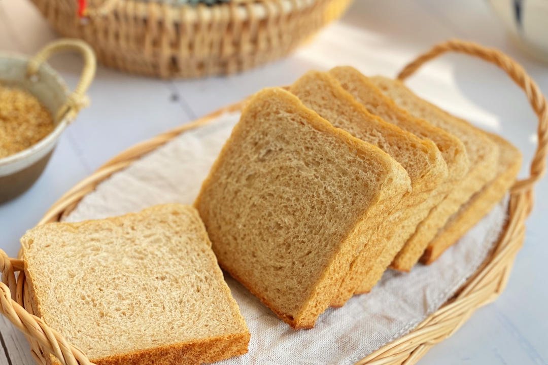 悠然syx做的50全麦吐司