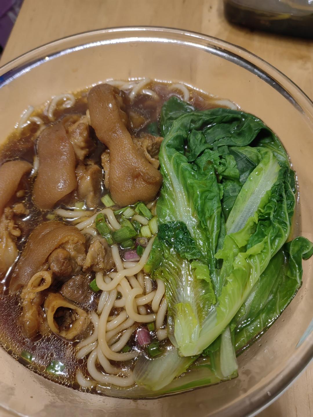 狂飙的【猪脚面】与你共享！