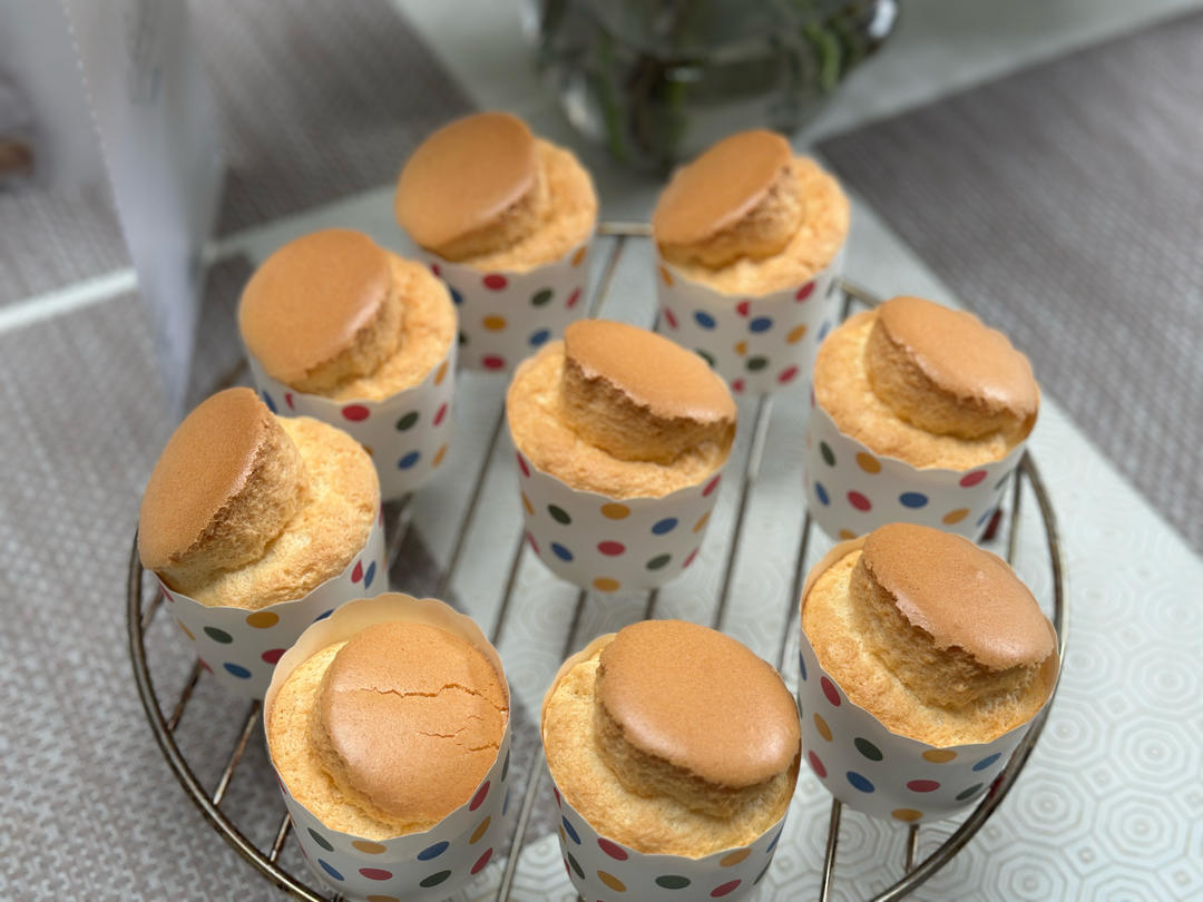 纸杯蛋糕 8寸戚风蛋糕的量