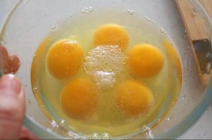 김치 계란말이韩式泡菜鸡蛋卷的做法 步骤1