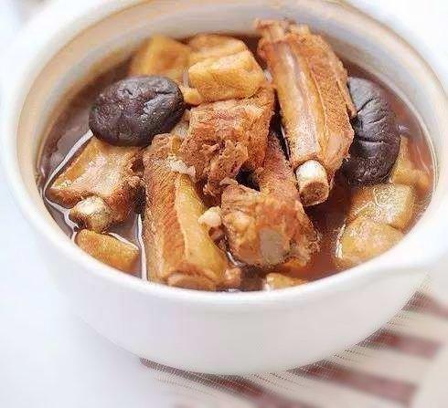 蒙小厨初长成做的马来西亚肉骨茶(丰富配料版)