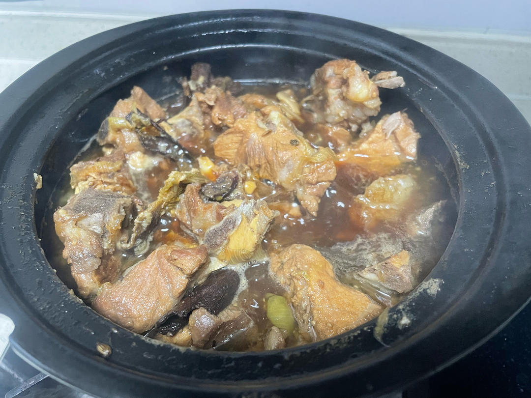 有滋有味香到吮指的酱骨架