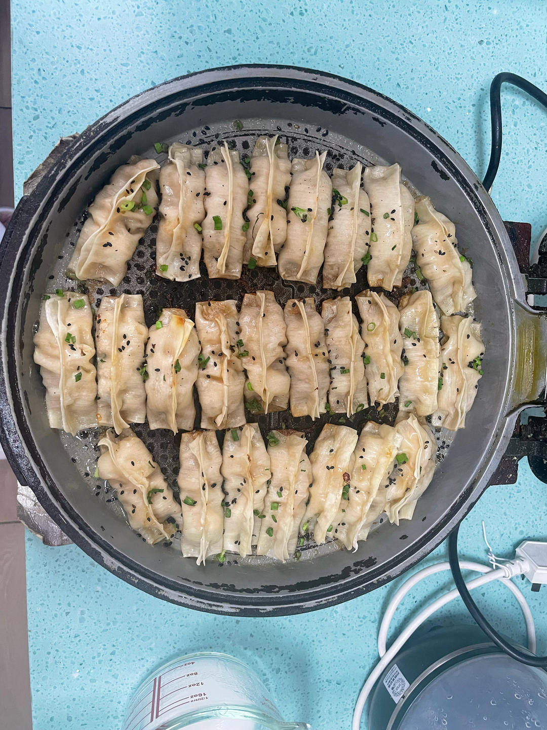 虾仁开口笑煎饺🥟｜焦香酥脆！ 鲜嫩爆汁