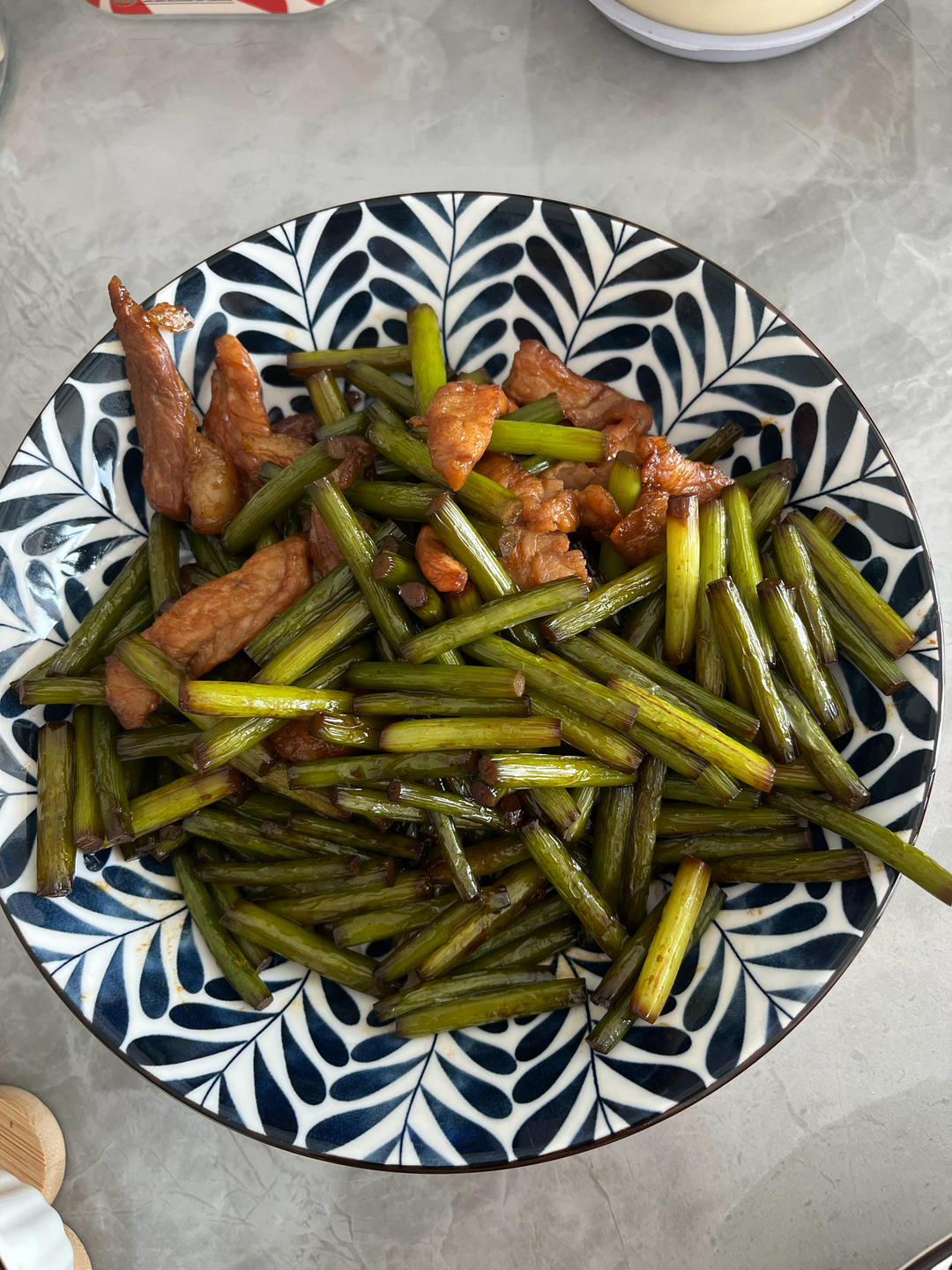 简单易做的下饭菜－蒜苔炒肉