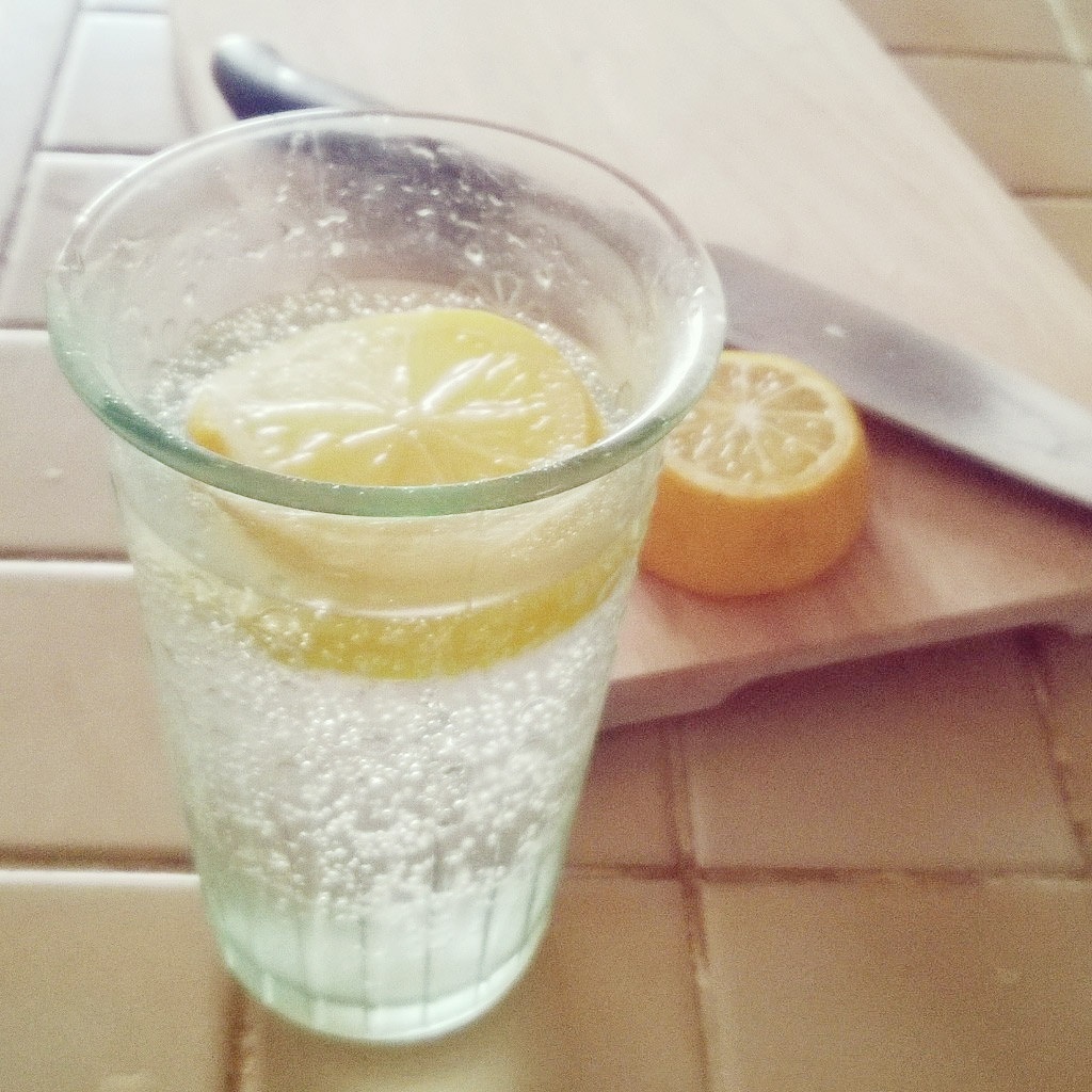 柠檬气泡水的做法
