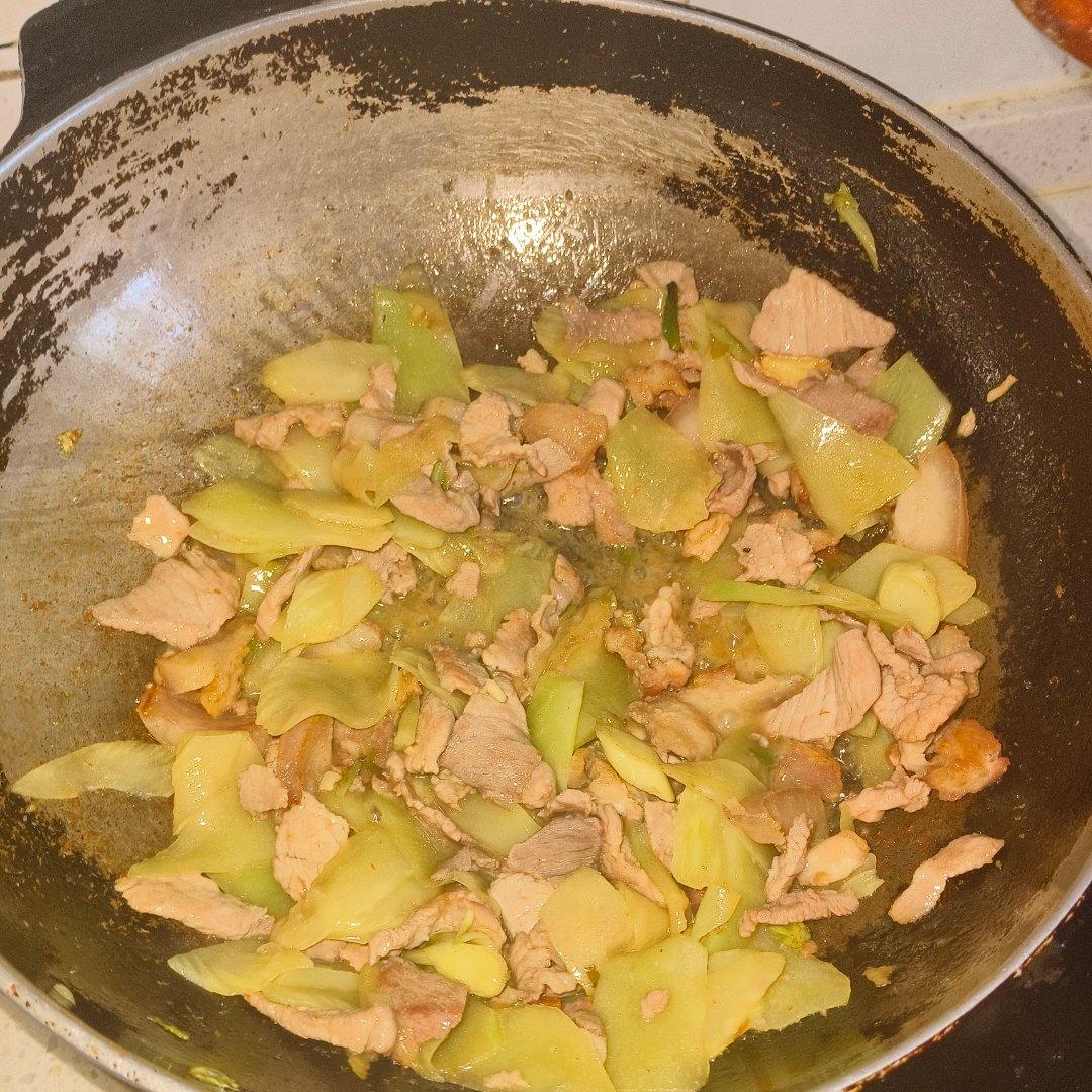 超简单的莴笋炒肉丝