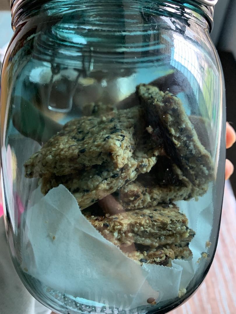 素食:有机燕麦芝麻大饼干