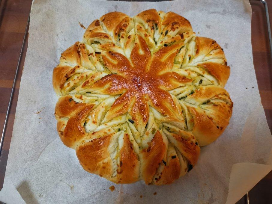 【小高姐】蒜香浓郁 造型优美 不用揉出手膜的面包