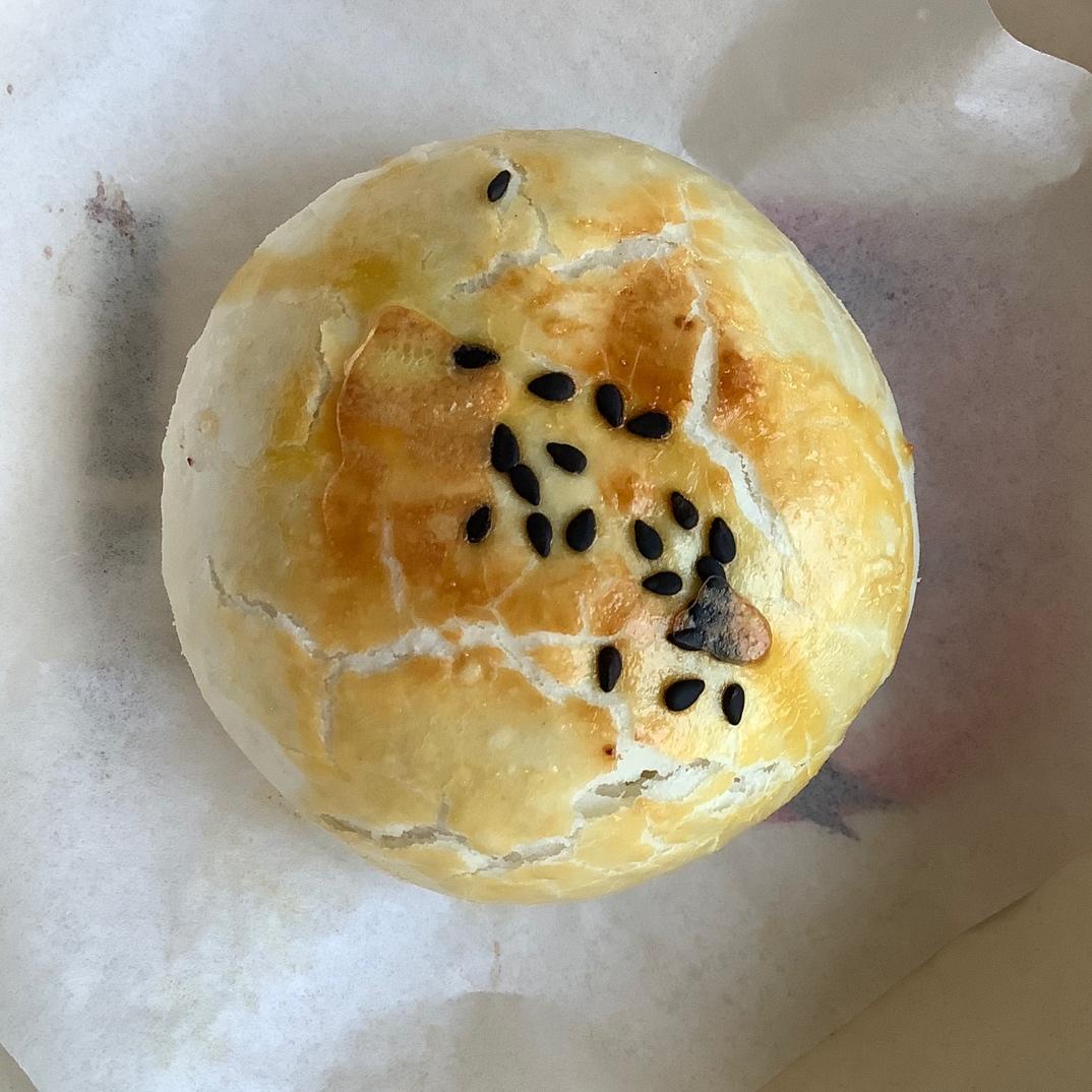 白酥皮云腿月饼