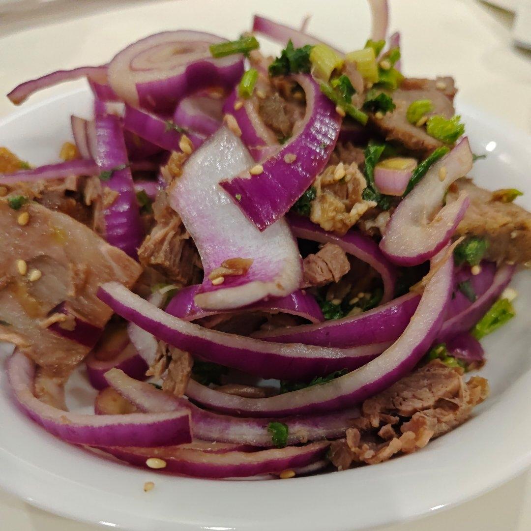 香辣洋葱拌牛肉