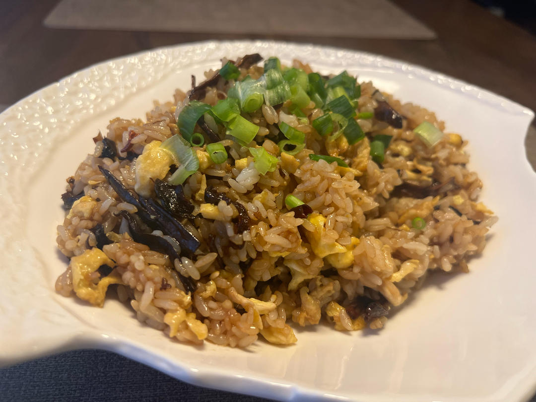 几秒钟让平凡菜肴味道出圈：油鸡纵炒饭