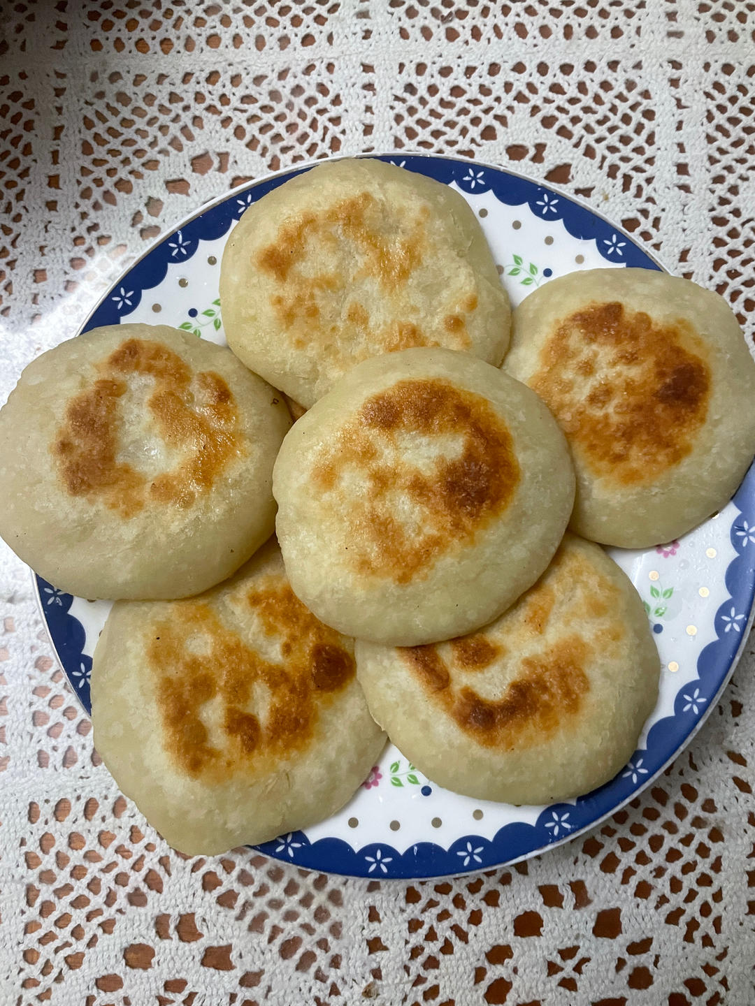 烫面小糖饼 柔软劲道 凉了也不硬 做法简单一看就会 附细节视频详解