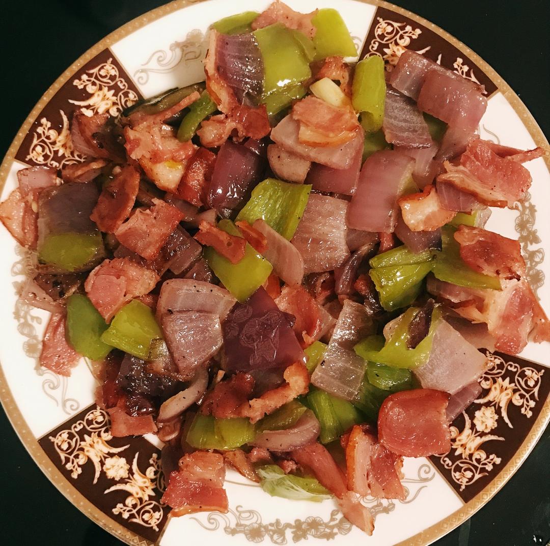 洋葱青椒炒培根