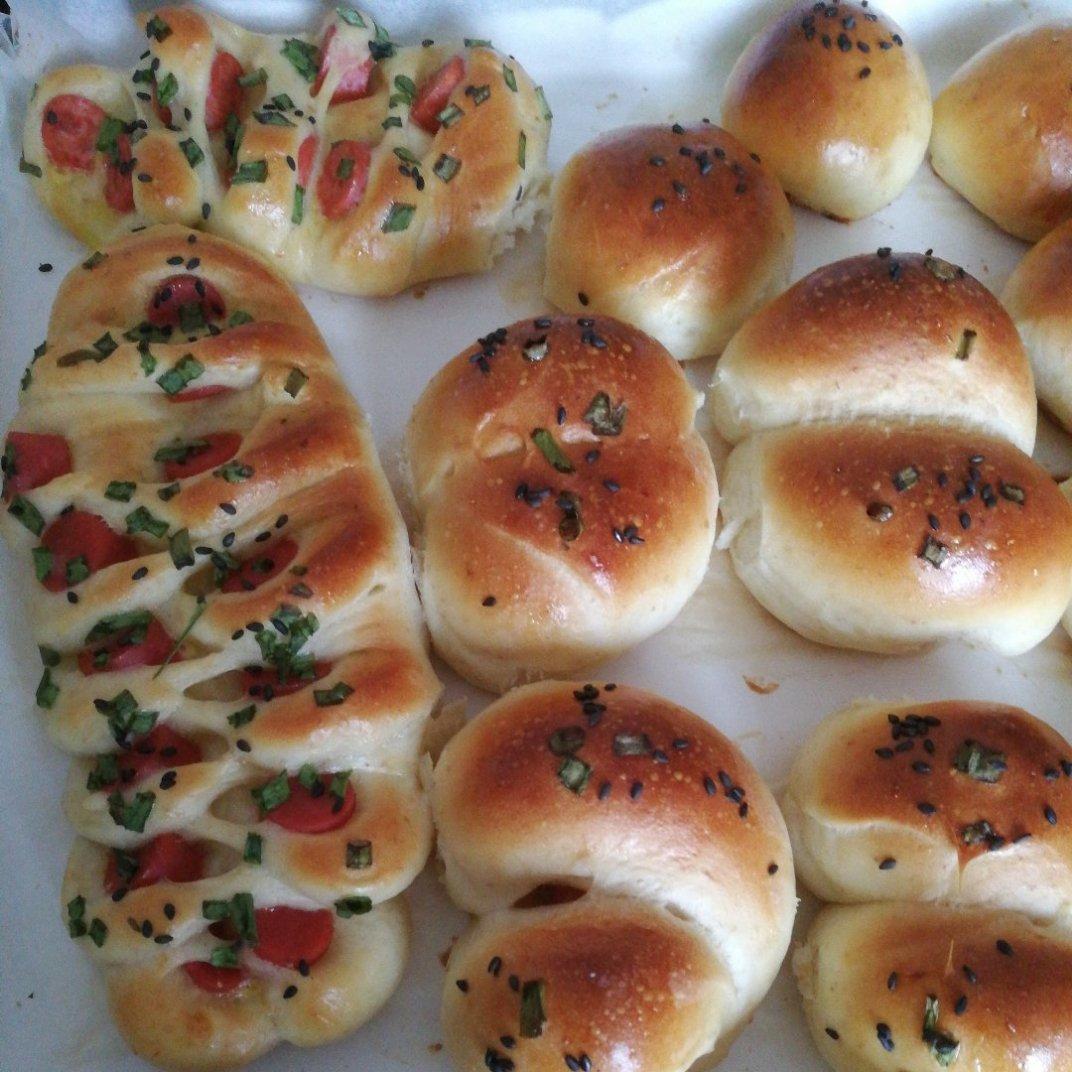 葱香火腿肠面包