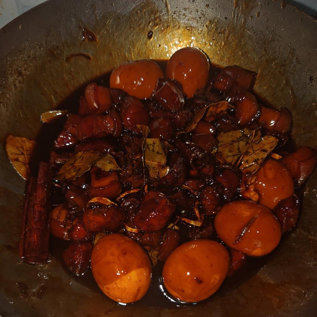 红烧肉炖鹌鹑蛋