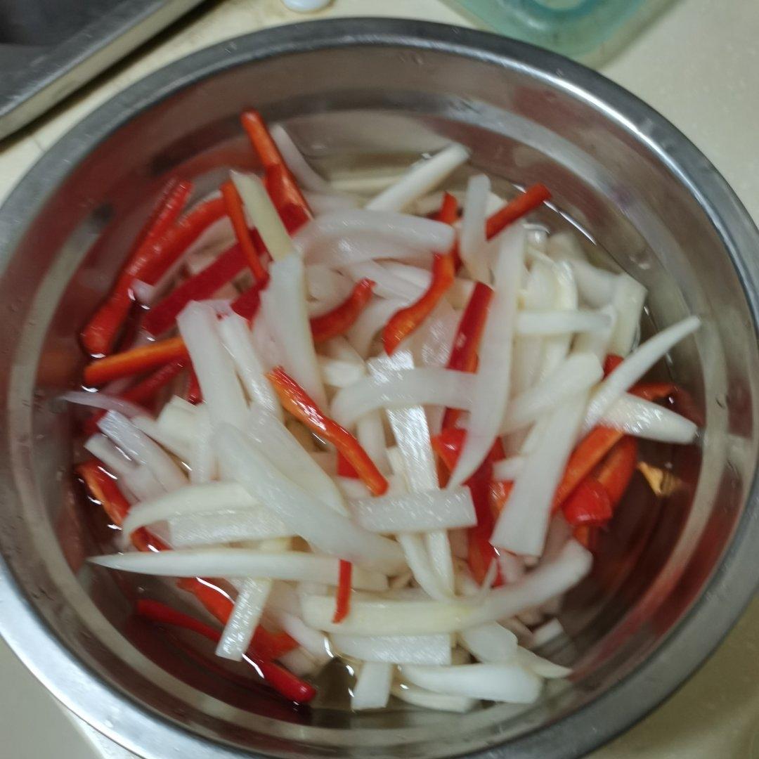 腌萝卜，酸甜爽口