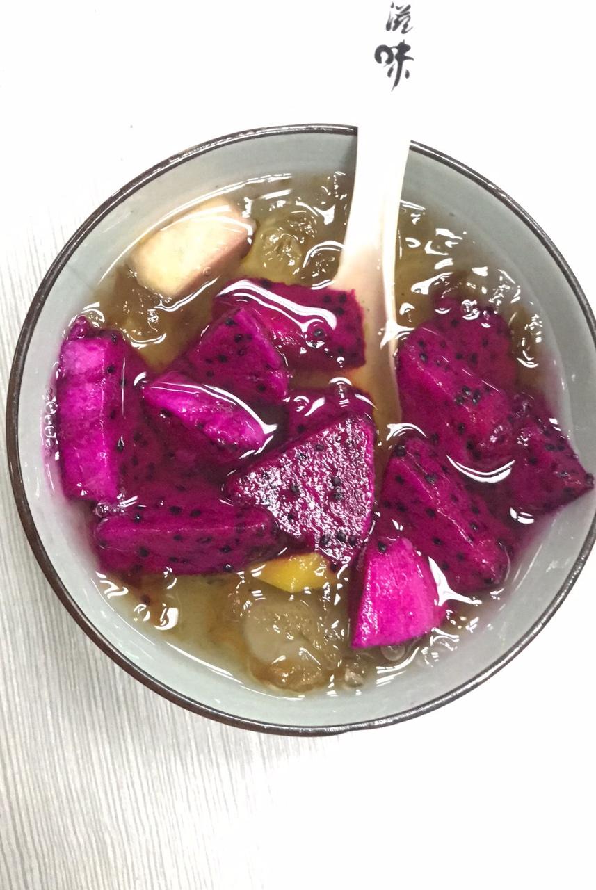 美玲肥肥做的桃胶水果捞