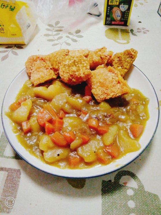 执,念做的炸鸡排咖喱饭