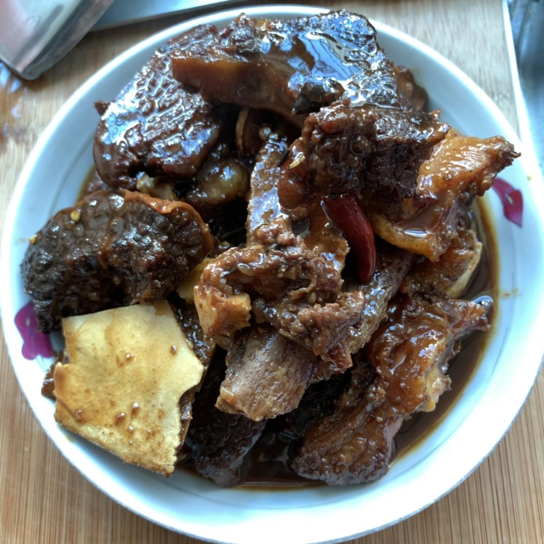 胡萝卜炖牛排骨