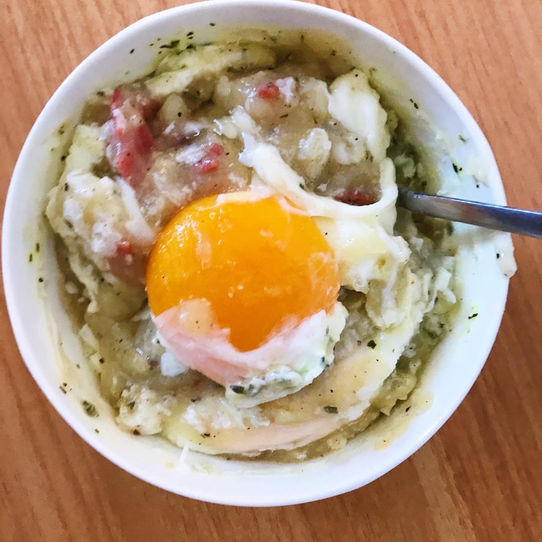 美丽大白兔做的鸡蛋蒸土豆泥eggslut