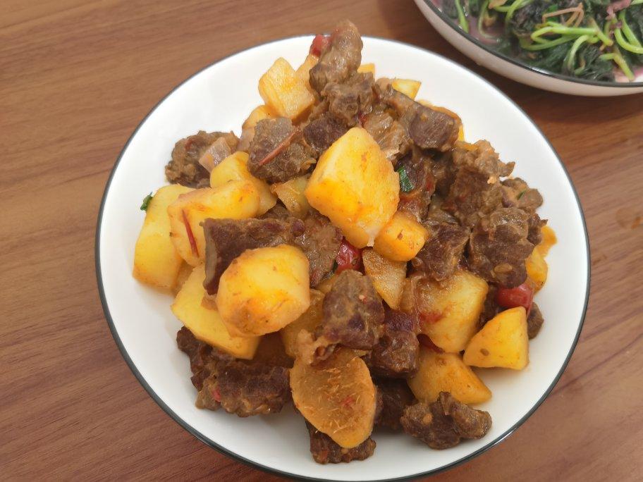 土豆炖牛肉