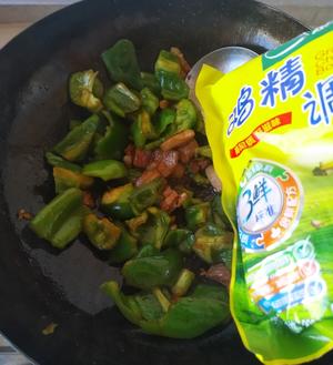 太太乐，青椒炒肉的做法 步骤7