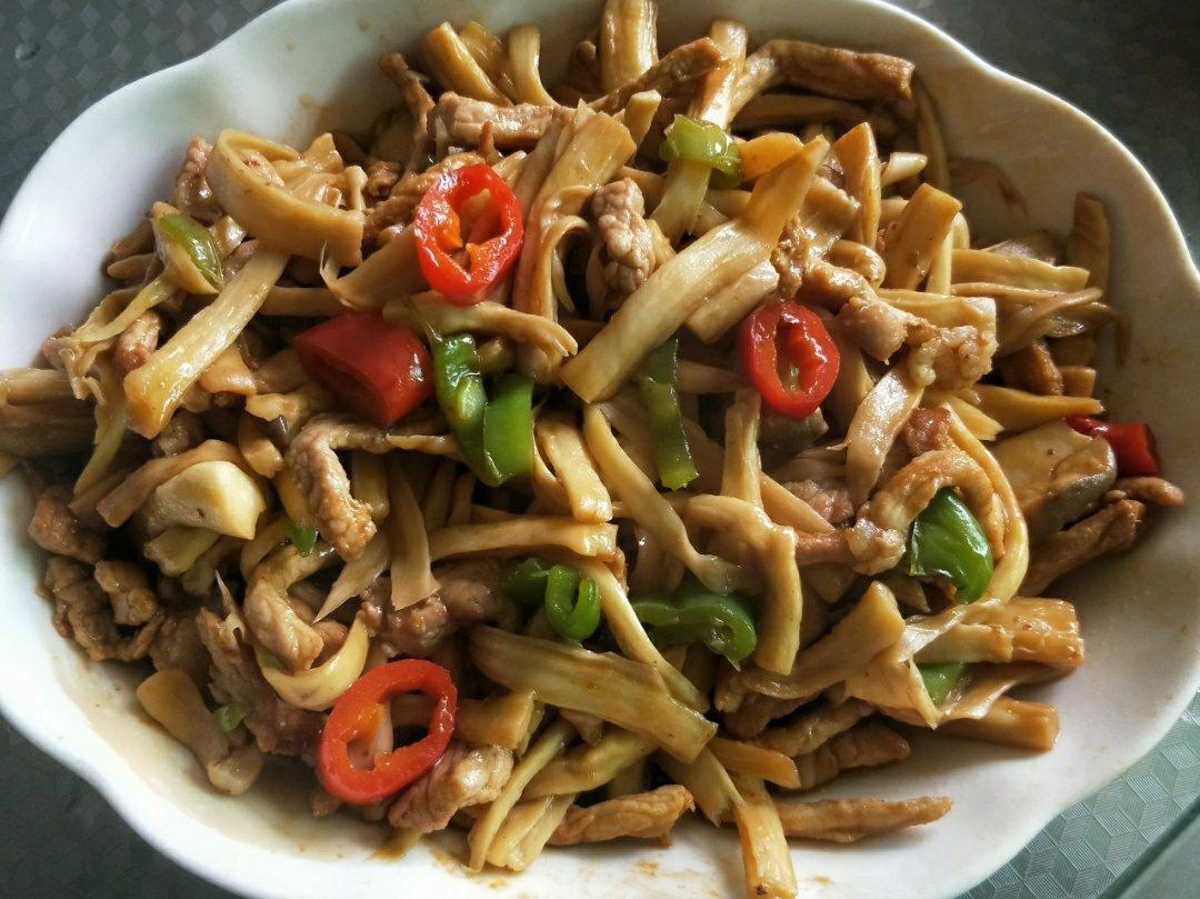 鸡腿菇炒肉