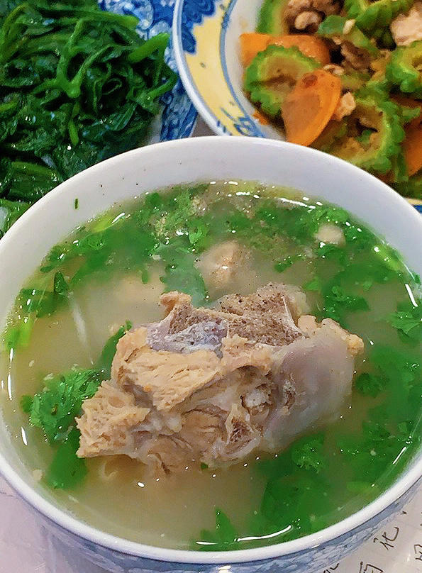 羊肉汤（汤鲜味美不膻气）