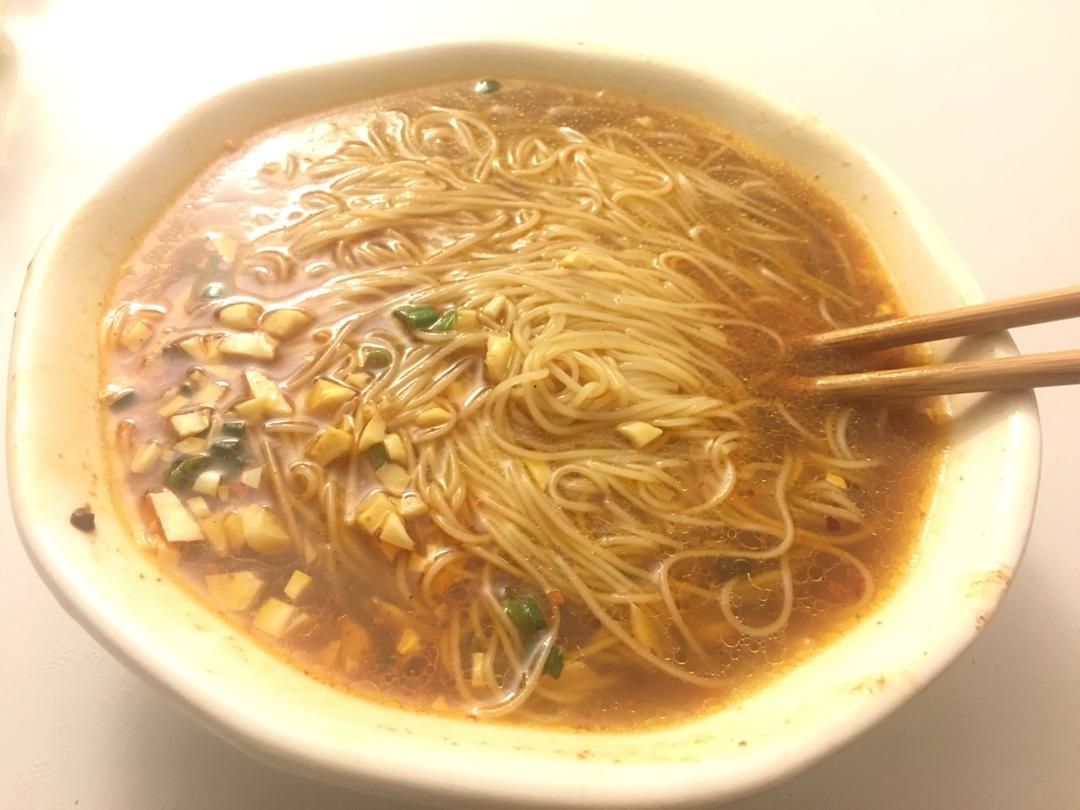 王大厨酸汤面