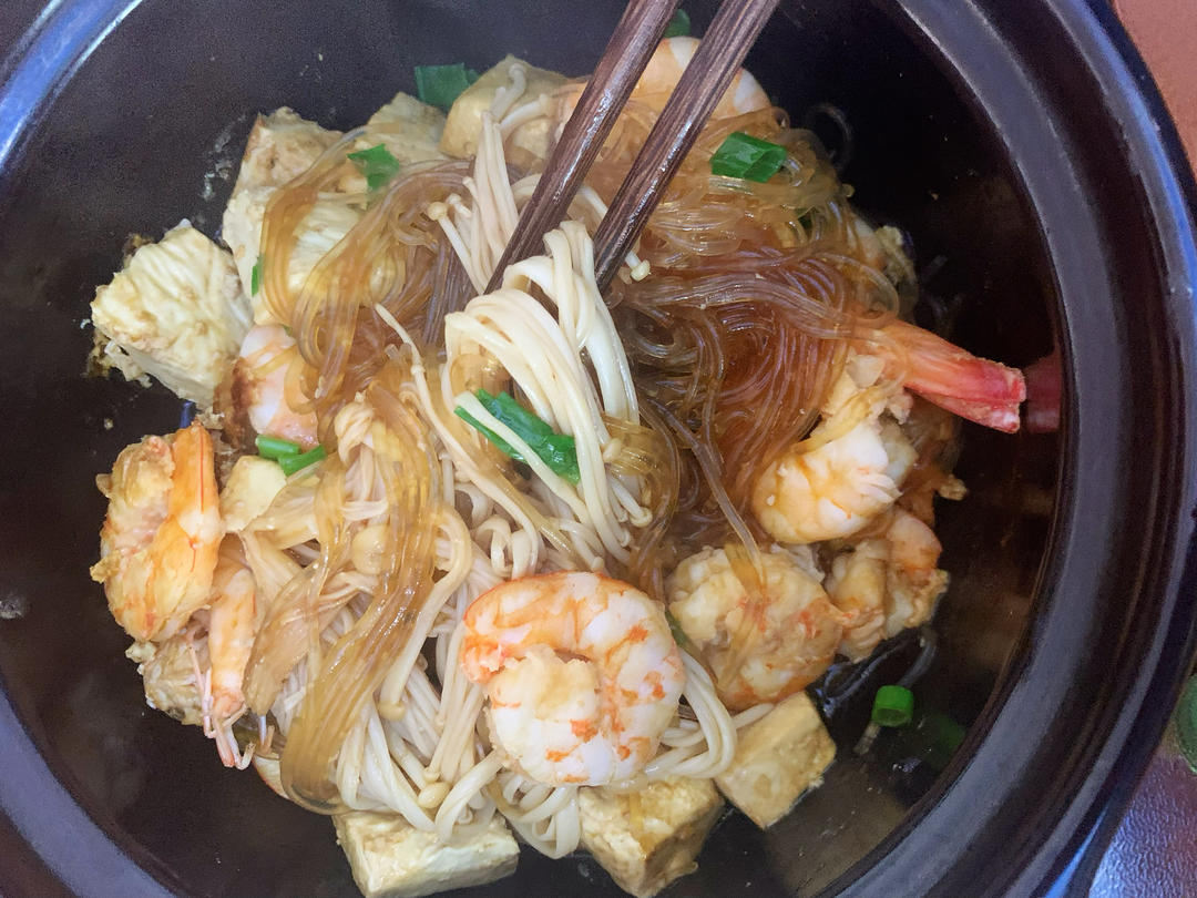 豆腐虾仁粉丝煲
