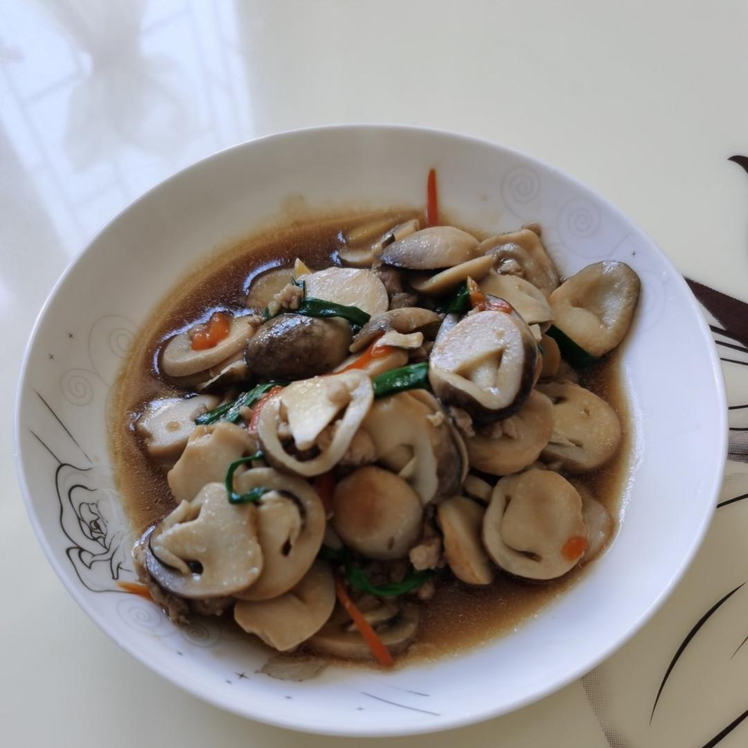 蚝油草菇