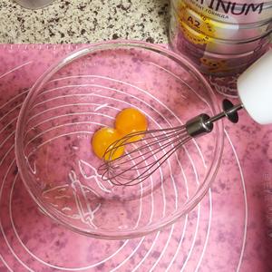 宝宝蛋黄溶豆的做法 步骤2