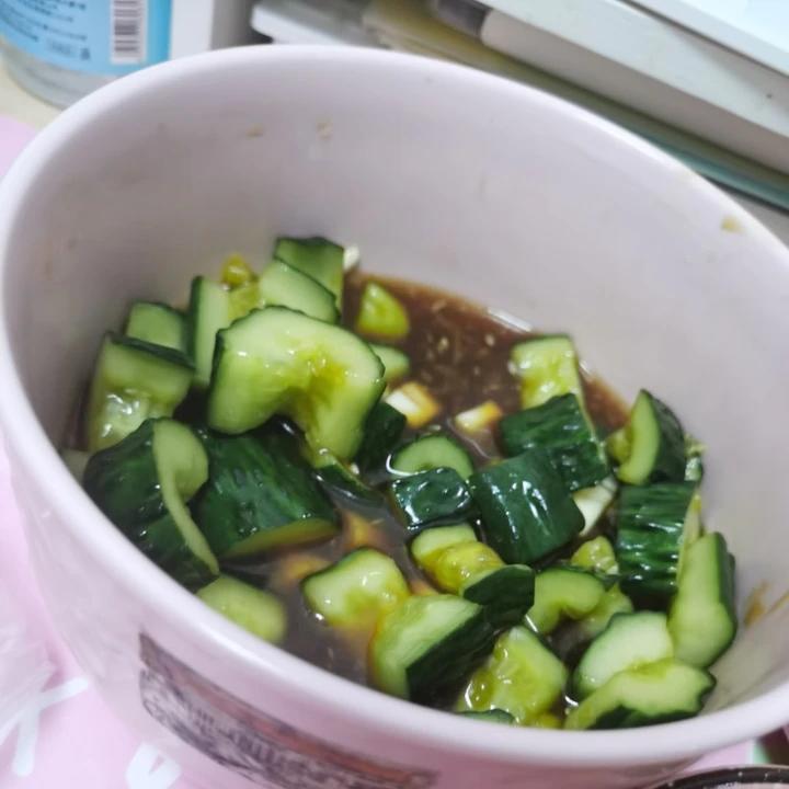 赞不绝口拍黄瓜🥒