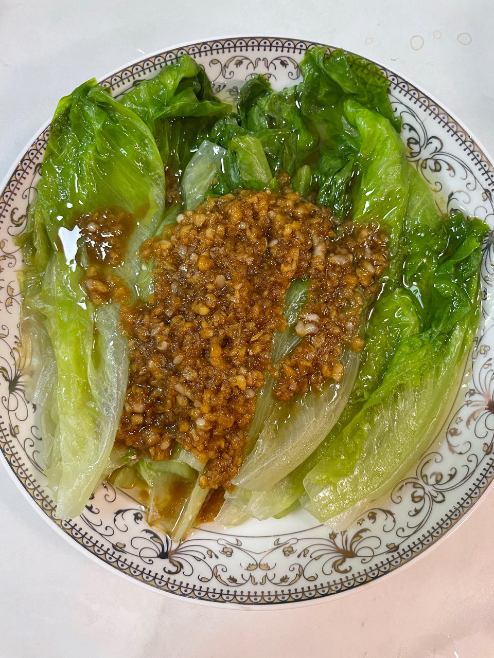 蒜蓉蚝油生菜，清脆爽口，色香味俱全