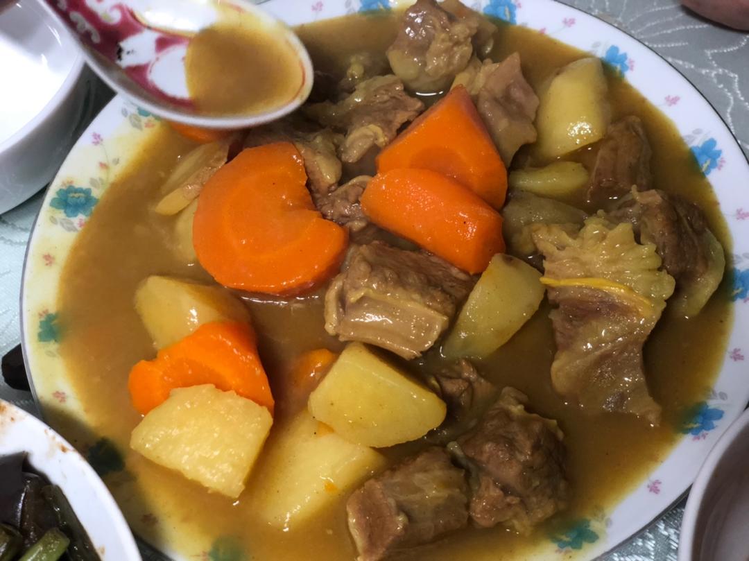 咖喱土豆炖牛腩：牛肉这样炖，保证不塞牙