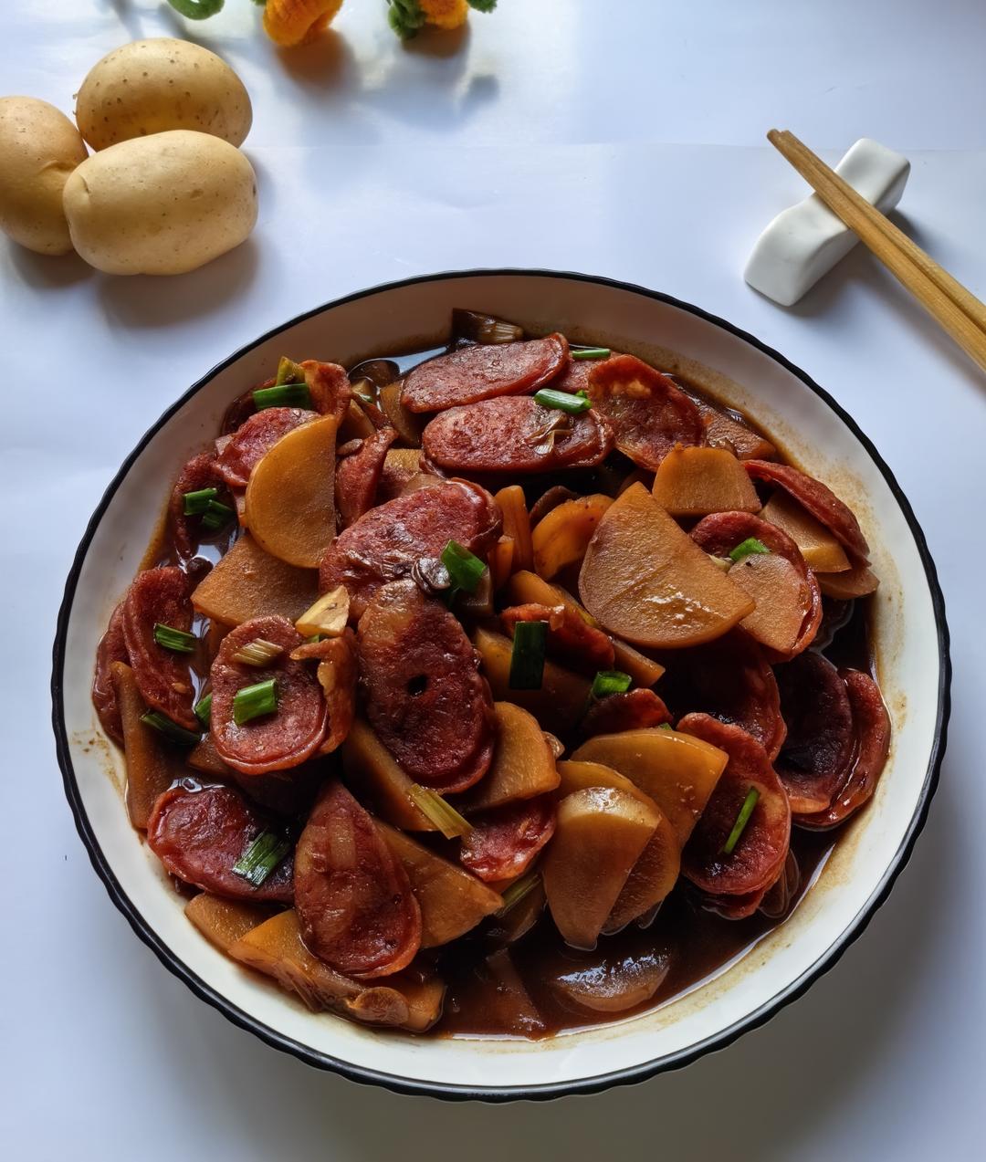 酱香土豆炒腊肠