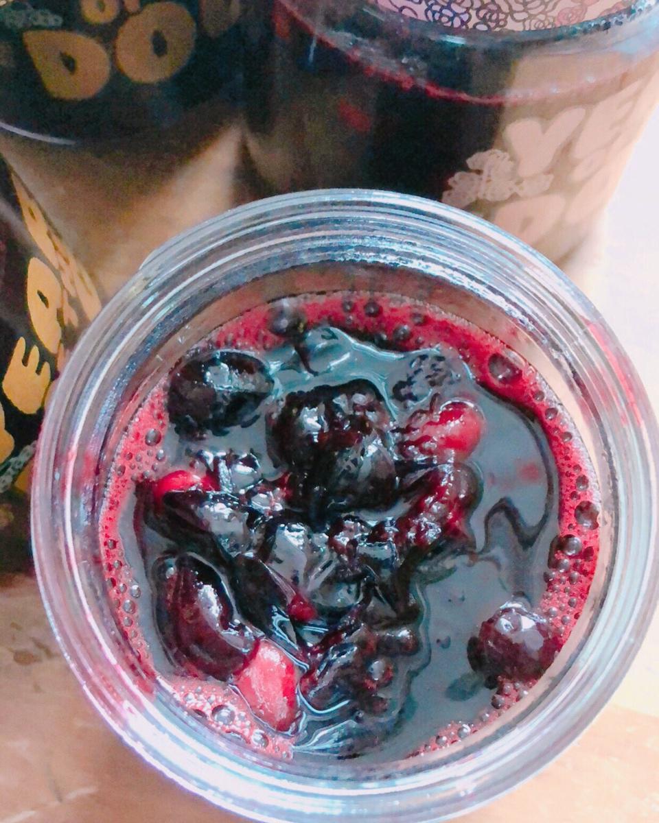 酸爽胭脂果甜品